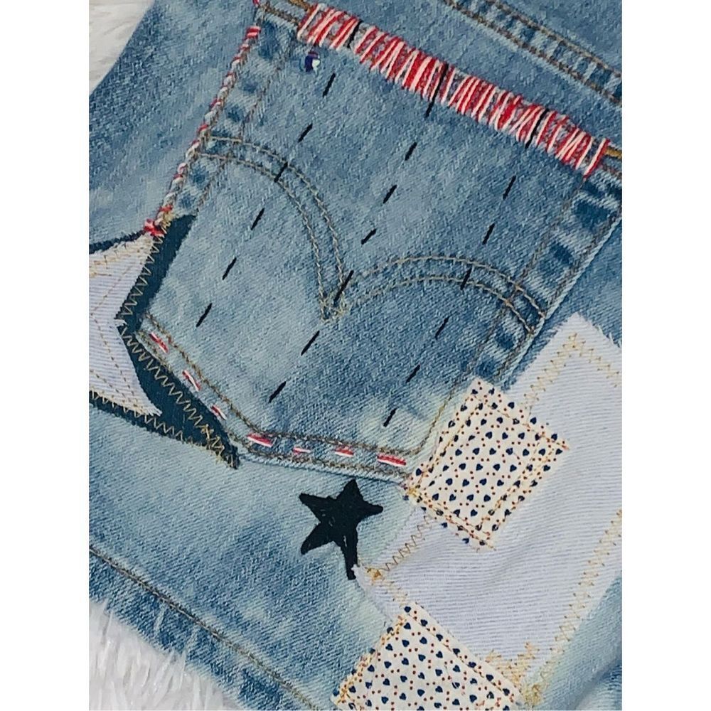 Vintage‎ Y2K Custom Levi’s Patriotic Patchwork Shorts Size 9 - Picture 13 of 17